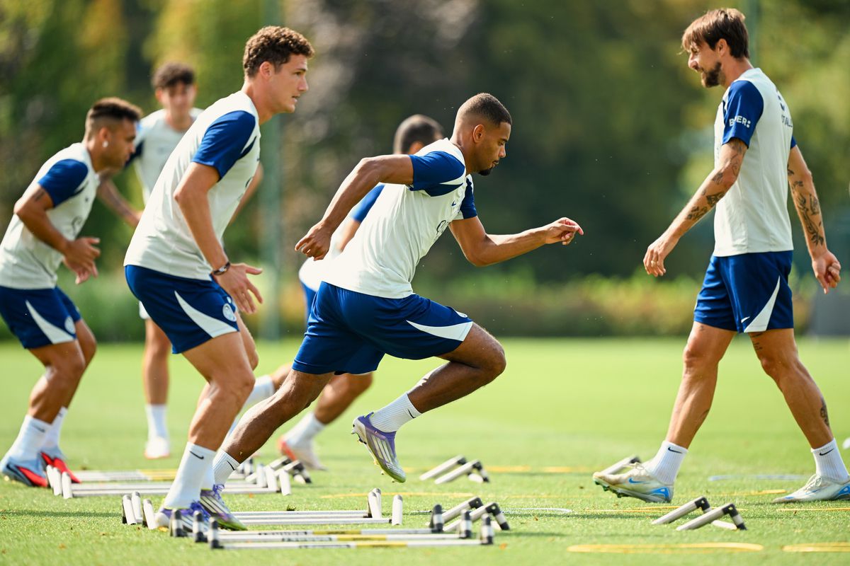 Imagini de la antrenamentele lui Chivu la Inter