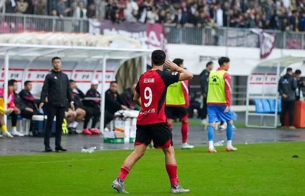 BOMBA lui Astrit Selmani! Ce „bijuterie”: GOL de la mijlocul terenului