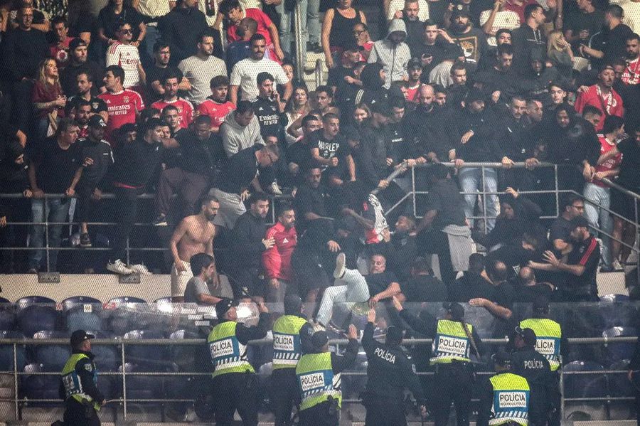 Haos la întoarcerea lui Jose Mourinho la Porto! Fanii fostei echipe l-au transformat într-o țintă vie