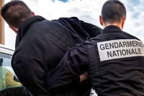 Nayef Aguerd (29 de ani), fundașul central al lui Marseille, a fost atacat de un individ pe aeroportul din Marignane, în timp ce se pregătea să plece pentru a se alătura naționalei Marocului.