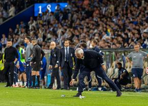 Haos la întoarcerea lui Jose Mourinho la Porto! Fanii fostei echipe l-au transformat într-o țintă vie