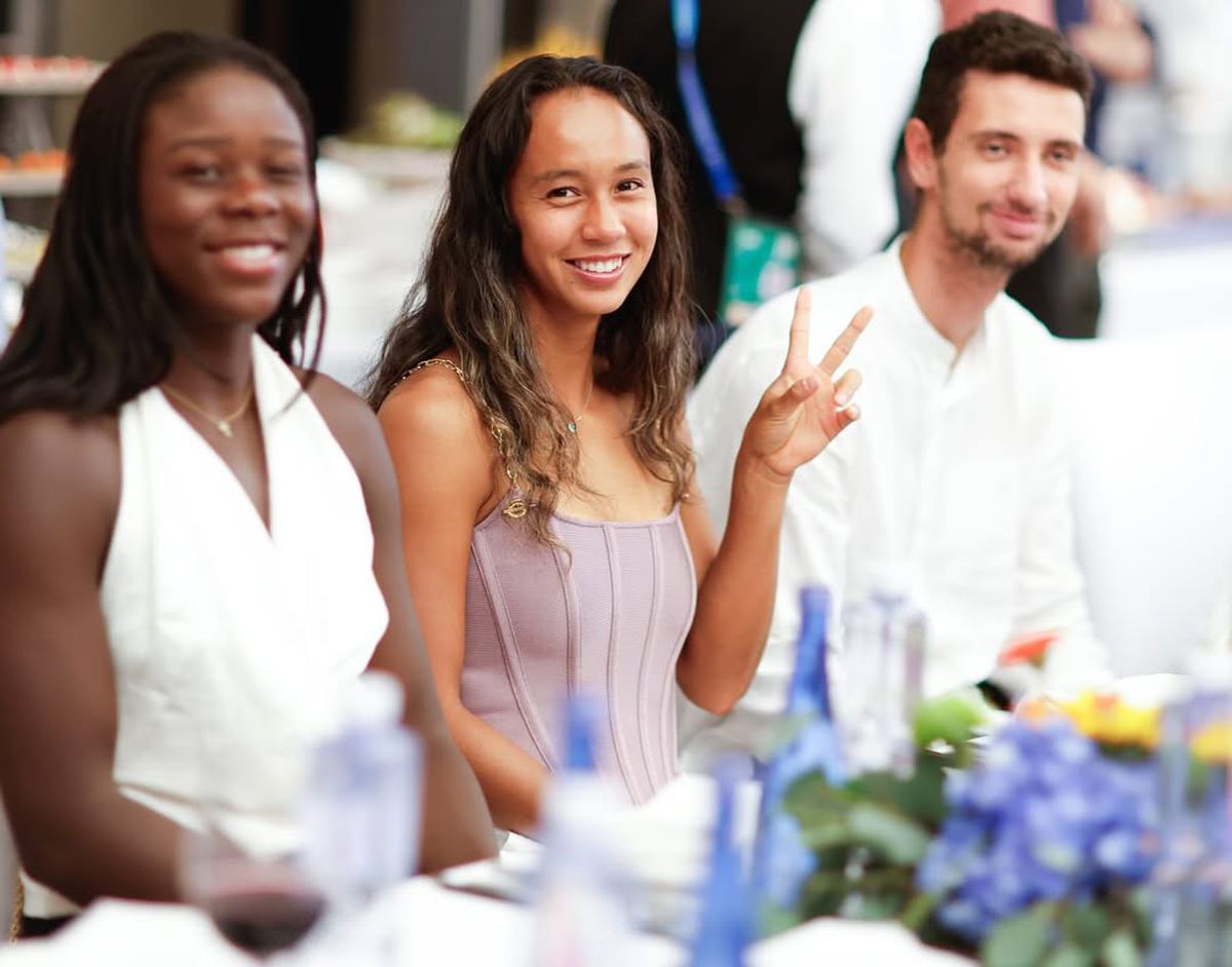 Apariții spectaculoase pentru Sorana Cîrstea, Emma Răducanu sau Iga Swiatek » Imagini de la petrecerea jucătoarelor în Wuhan