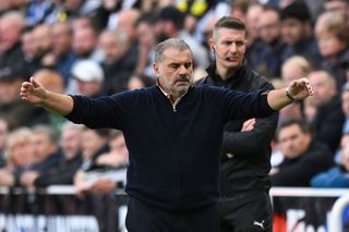 Presa din Anglia anunță: „Marinakis ia în considerare demiterea lui Postecoglou de la Nottingham” » Posibilul înlocuitor