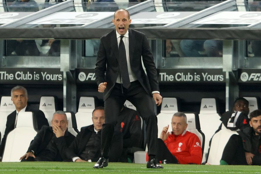 Reacția lui Massimiliano Allegri la ratarea lui Christian Pulisic de la punctul cu var în derbyul cu Juventus / Foto: Imago Antrenorul Allegri nu s-a putut uita la penalty-ul ratat de Christian Pulisic: „Și doar i-am spus să nu dea cu latul!”