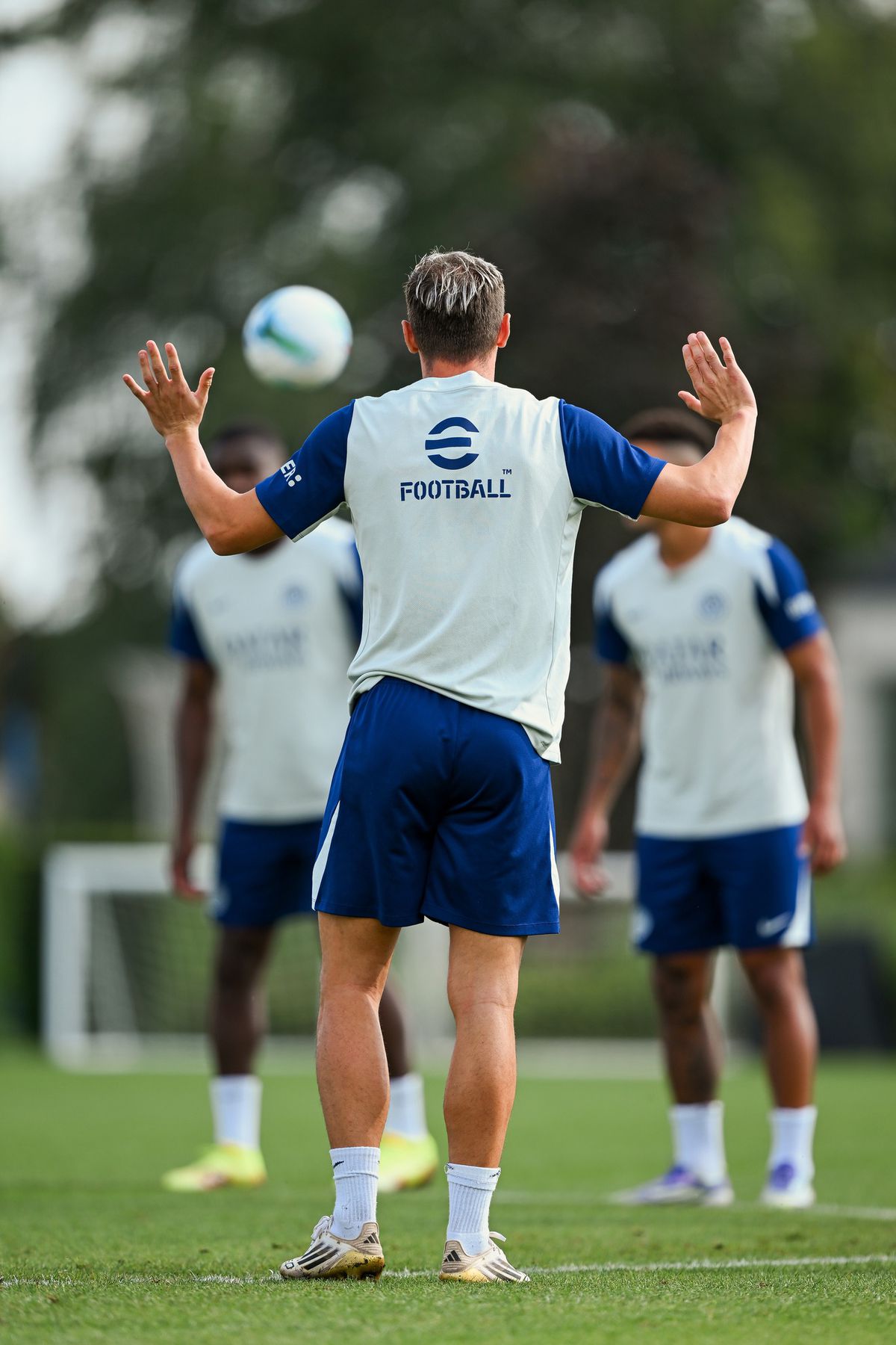 Imagini de la antrenamentele lui Chivu la Inter