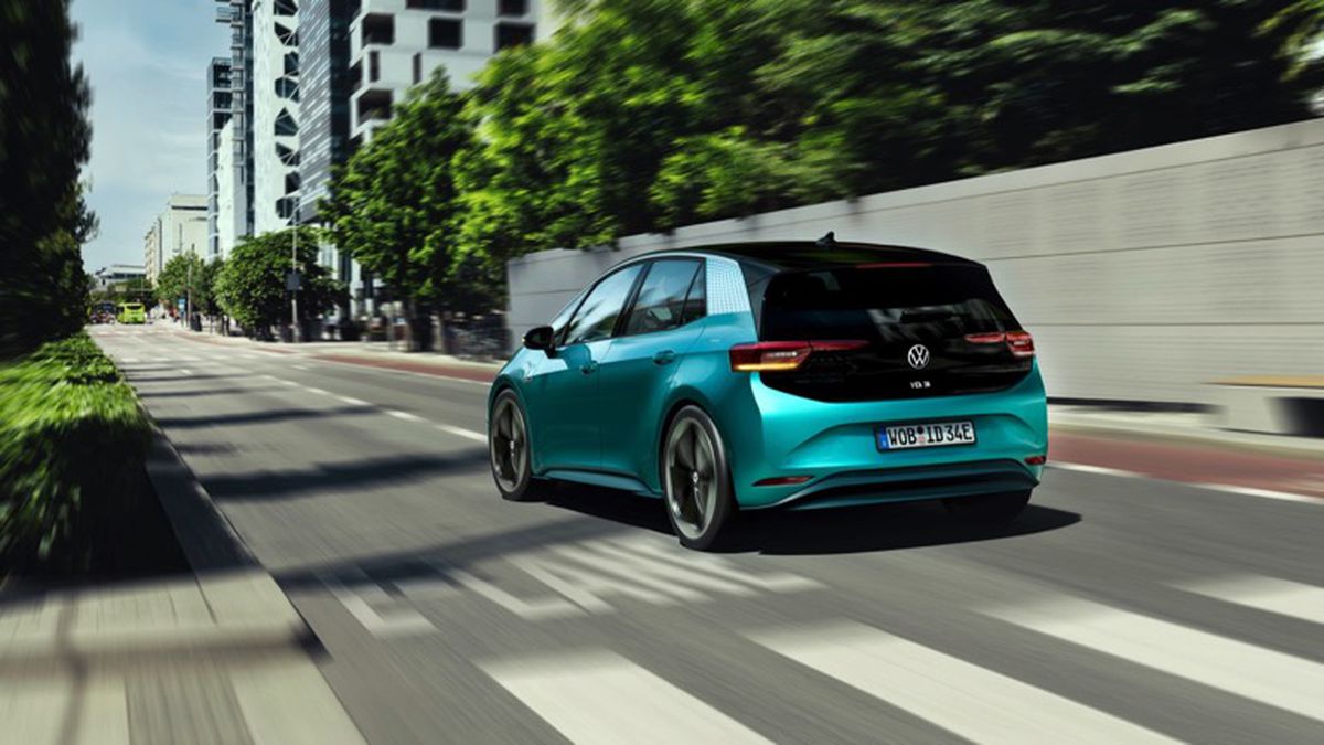 VIDEO&FOTO Volkswagen pornește asaltul pe piața mașinilor electrice: modelul pe care îl vrea accesibil pentru milioane de clienți!