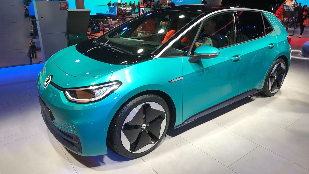VIDEO&FOTO Volkswagen pornește asaltul pe piața mașinilor electrice: modelul pe care îl vrea accesibil pentru milioane de clienți!