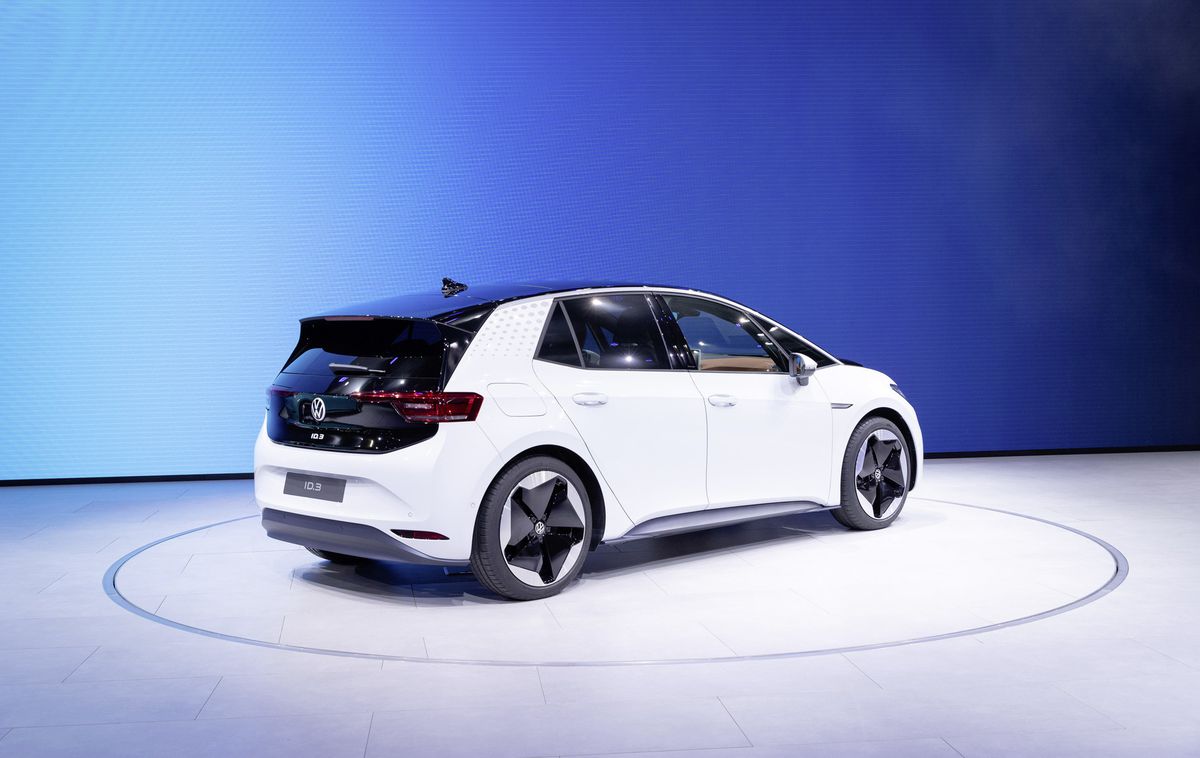 VIDEO&FOTO Volkswagen pornește asaltul pe piața mașinilor electrice: modelul pe care îl vrea accesibil pentru milioane de clienți!