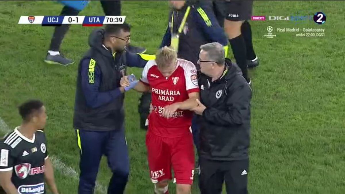 U CLUJ - UTA 1-1 // FOTO Momente de panică pe Cluj Arena » Denis Hrezdac s-a prăbușit pe teren