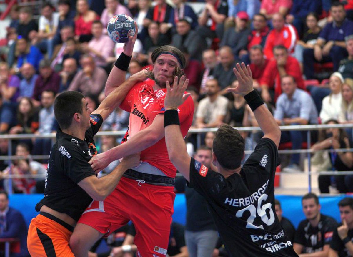 Dinamo - Kadetten Schaffhausen 27-26 // FOTO + VIDEO Victorie importantă pentru „dulăi”, după o repriză secundă electrizantă