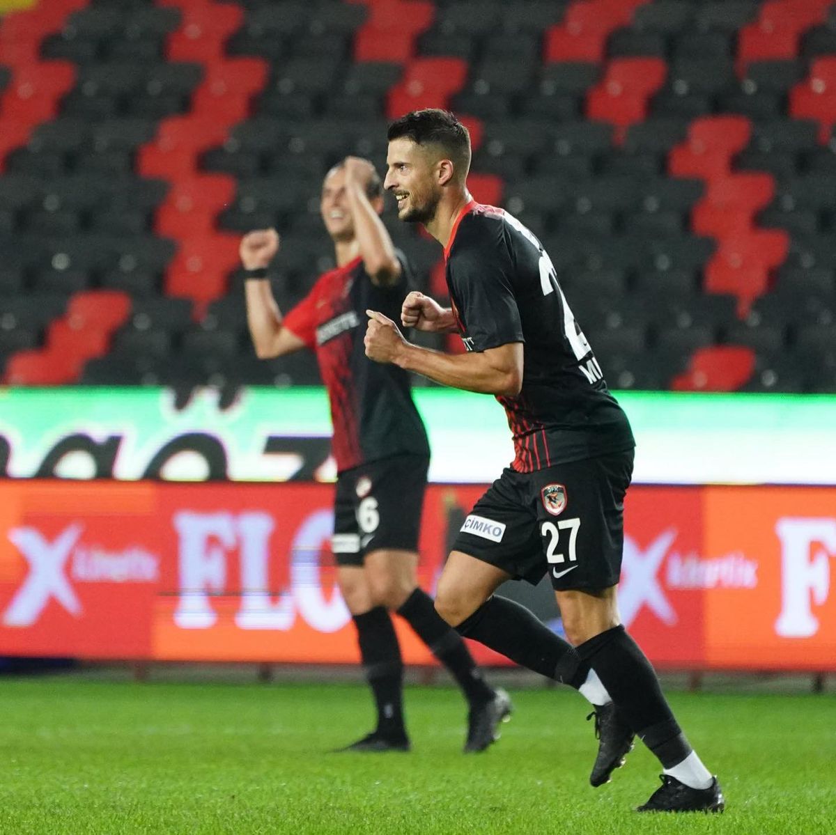 Marius Șumudică își explică gestul controversat din victoria cu Beșiktaș: „Lor le era adresat semnul”