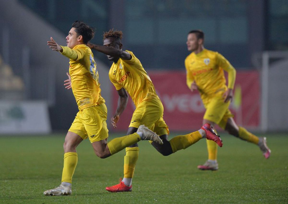 Petrolul – Rapid 2-0. VIDEO+FOTO Viorel Moldovan câștigă „Primvs Derby” și duce echipa pe loc de play-off! Clasamentul ACUM