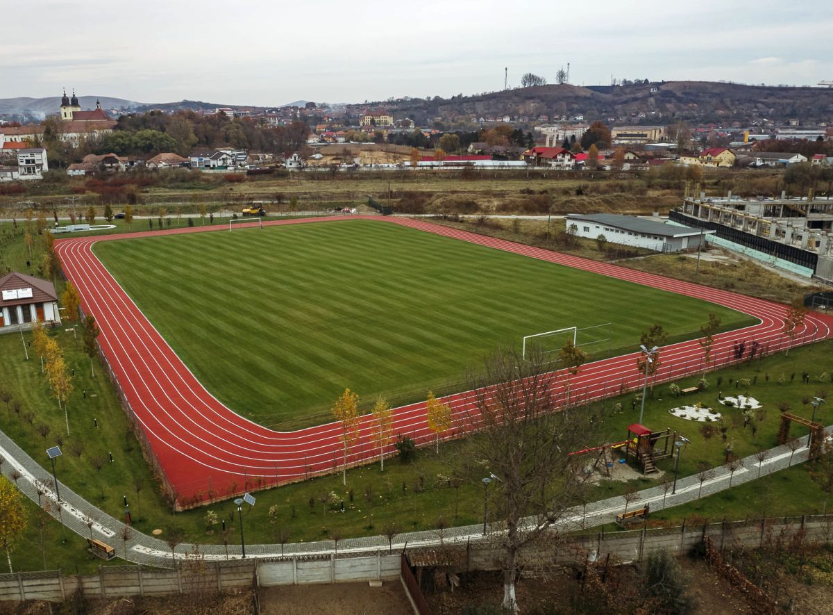 Se întâmplă în România » Gafă de 120.000 de euro la un stadion din România! Primarul se laudă pe Facebook