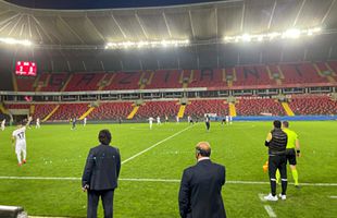 Gafă incredibilă în Turcia la meciul lui Maxim și Toșca » Jucătorii au fost chemați de la dușuri să termine meciul!
