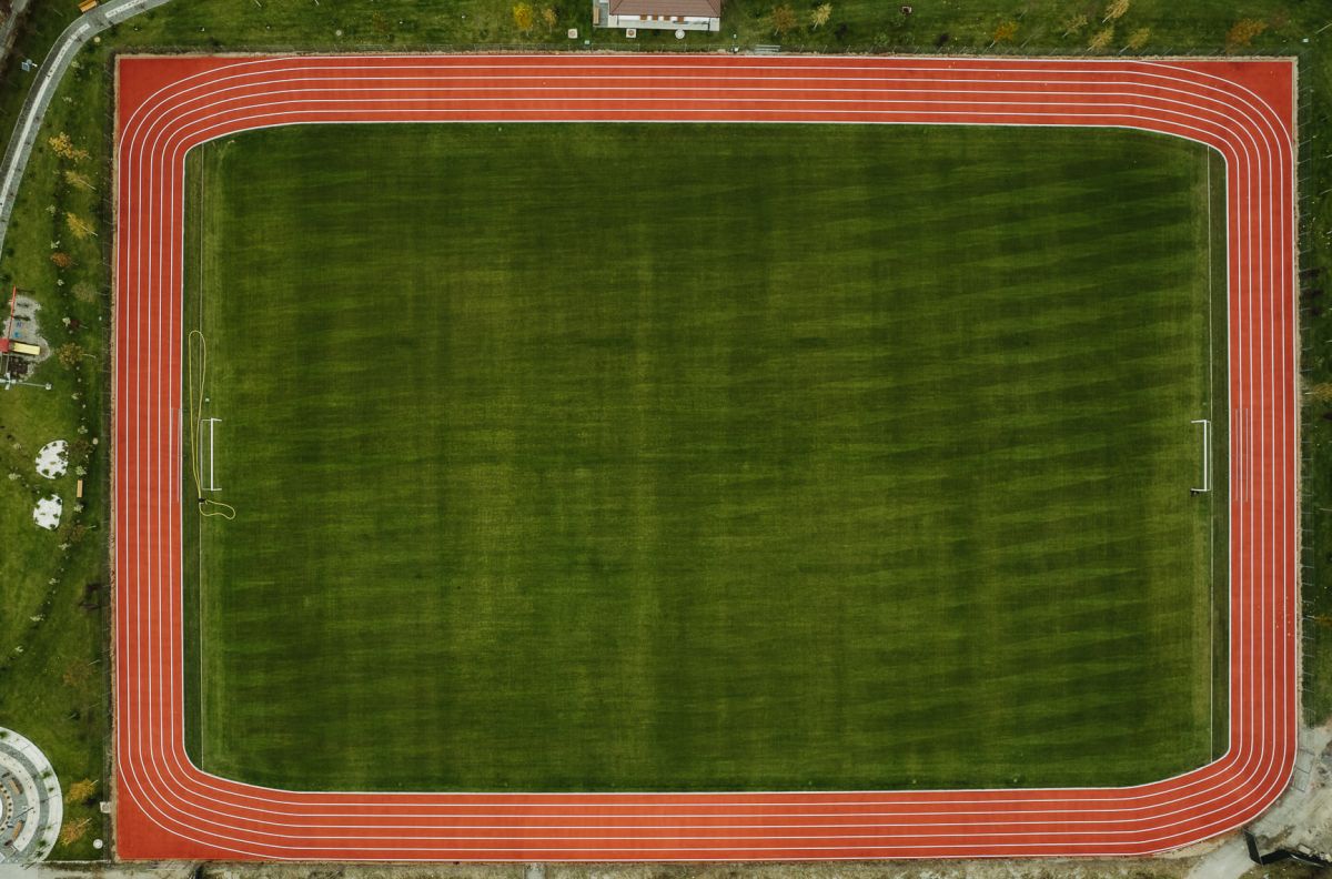 Se întâmplă în România » Gafă de 120.000 de euro la un stadion din România! Primarul se laudă pe Facebook