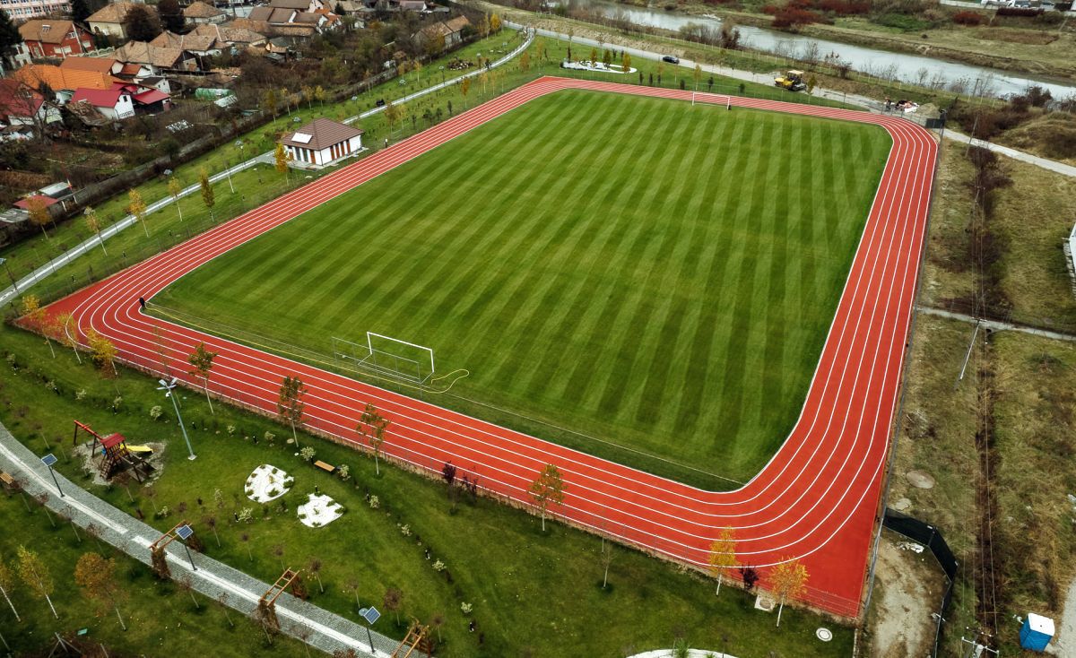 Se întâmplă în România » Gafă de 120.000 de euro la un stadion din România! Primarul se laudă pe Facebook