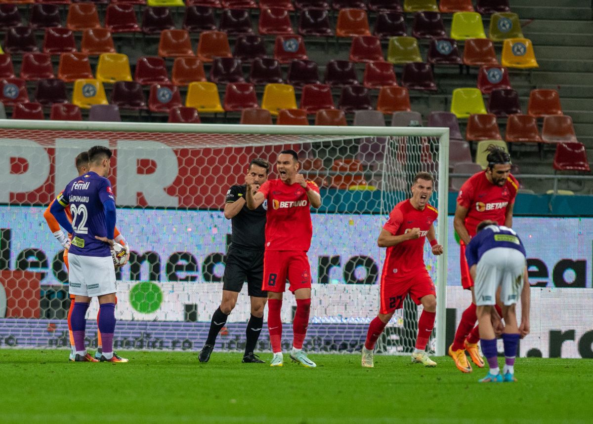 Ilie Dumitrescu explică unde s-a făcut diferența între FCSB și Rapid: „O schimbare totală” » Pe cine a remarcat în derby