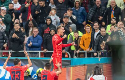 Distracție cu locul 2 » FCSB, echipa fără antrenor, a pedepsit cel mai slab Rapid din acest sezon