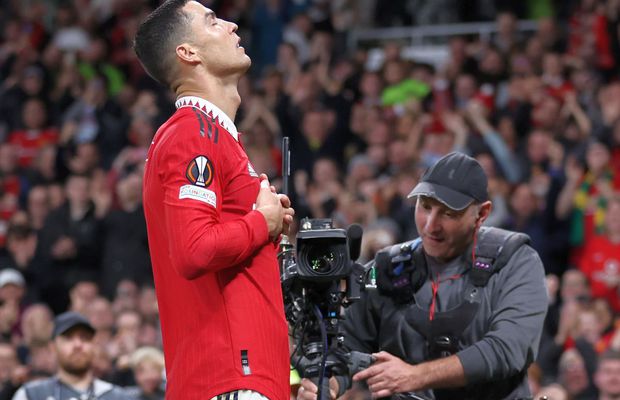 Primul fotbalist din România care a imitat noua invenție a lui Ronaldo :D