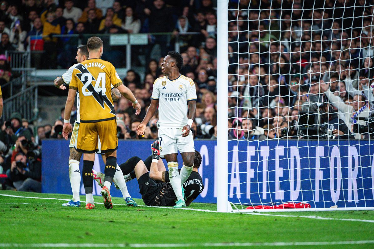 Perez l-a convins » Titularul Franței a semnat pe 6 ani cu Real Madrid și are clauză de un miliard