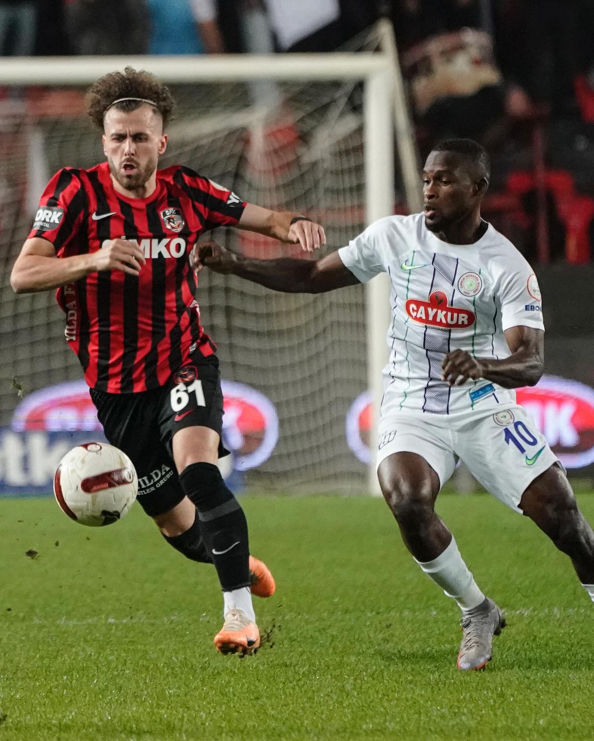 Victorie crucială obținută de Marius Șumudică în Turcia » Gaziantep s-a impus în fața lui Rizespor grație golurilor marcate de doi români