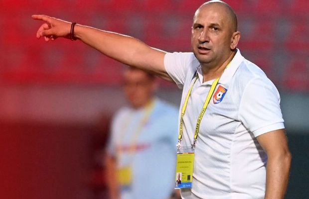 Emil Săndoi și-a reziliat OFICIAL contractul! Vasile Miriuță e așteptat marți la negocieri