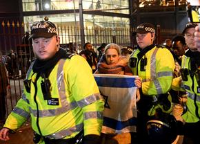 Alertă pe străzile din Birmingham înainte de Aston Villa - Maccabi Tel Aviv » Școli închise mai devreme, 700 de polițiști pe străzi
