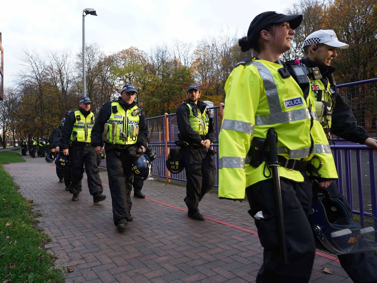 Alertă pe străzile din Birmingham înainte de Aston Villa - Maccabi Tel Aviv » Școli închise mai devreme, 700 de polițiști pe străzi