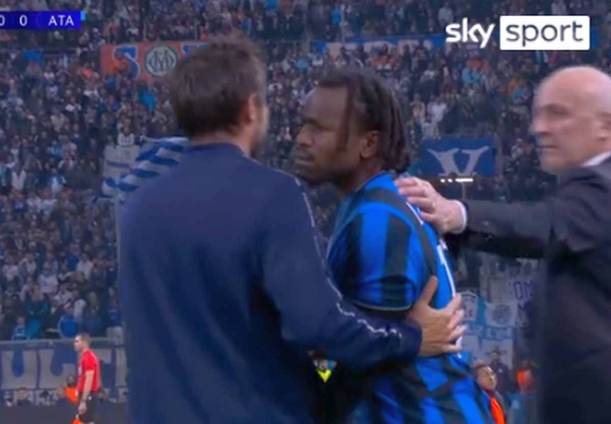 Și-a bruscat jucătorul, iar la 4 zile a fost dat afară!