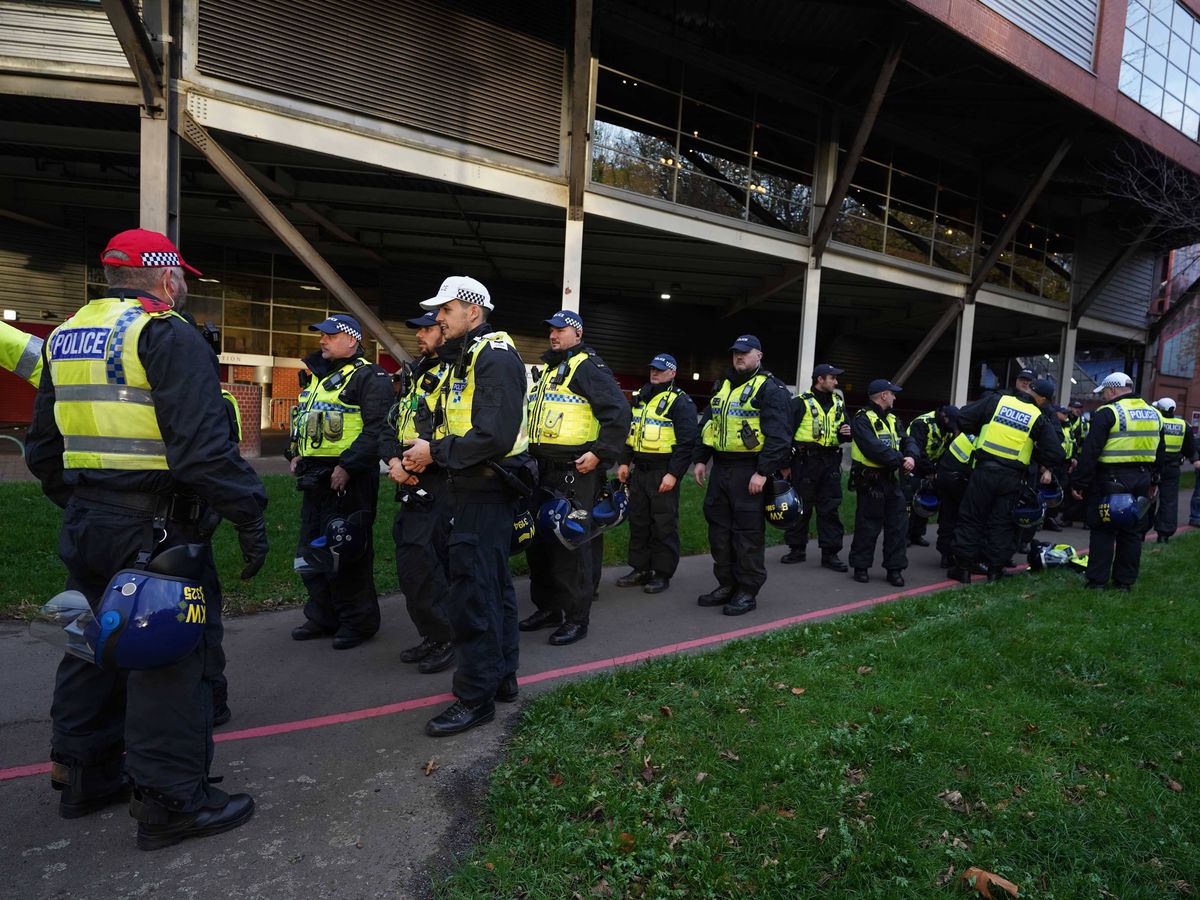Alertă pe străzile din Birmingham înainte de Aston Villa - Maccabi Tel Aviv » Școli închise mai devreme, 700 de polițiști pe străzi