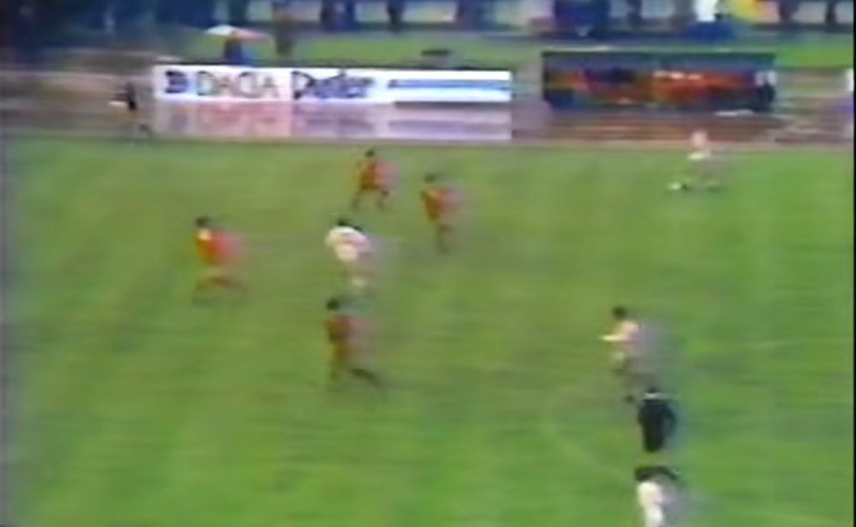 O reclamă la „Dacia Duster” la Dinamo – FC Liverpool, din 1984! E pe bune! Cum a fost posibil