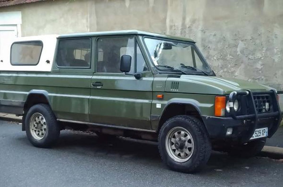 O reclamă la „Dacia Duster” la Dinamo – FC Liverpool, din 1984! E pe bune! Cum a fost posibil