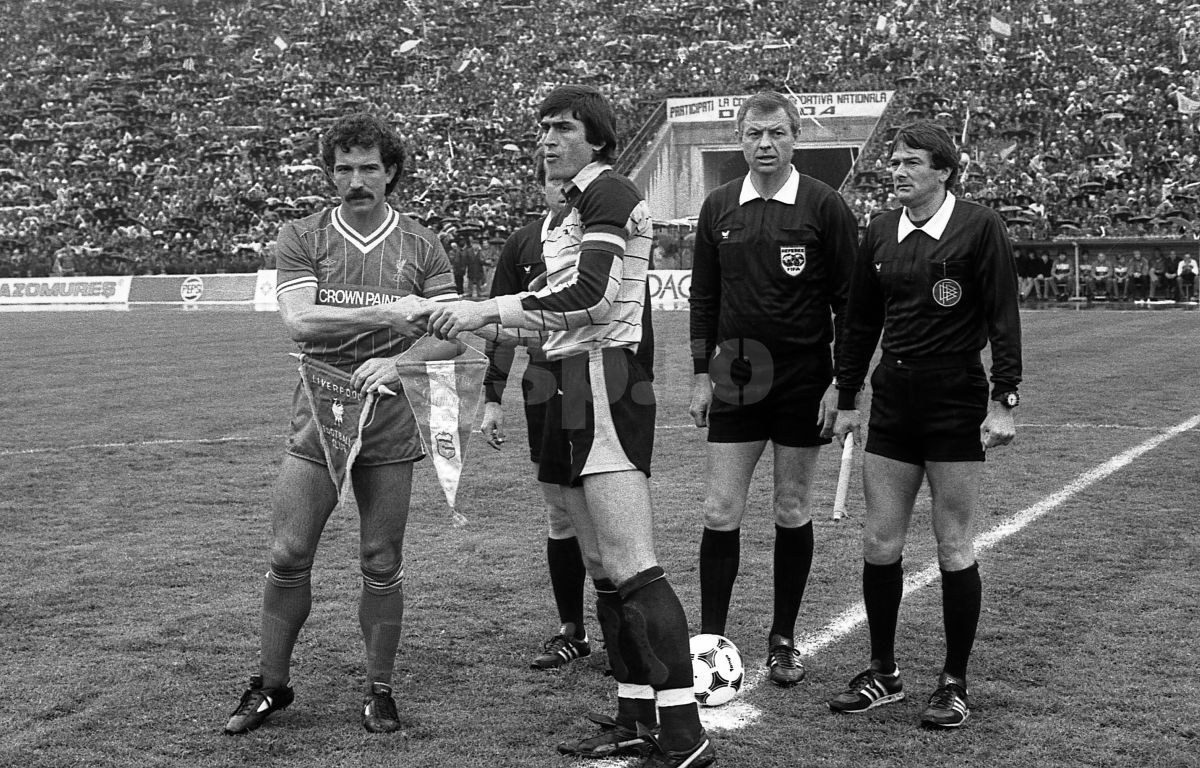 O reclamă la „Dacia Duster” la Dinamo – FC Liverpool, din 1984! E pe bune! Cum a fost posibil