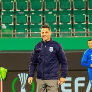 Universitatea Craiova, antrenament oficial la Rapid Viena înaintea meciului // foto: Facebook