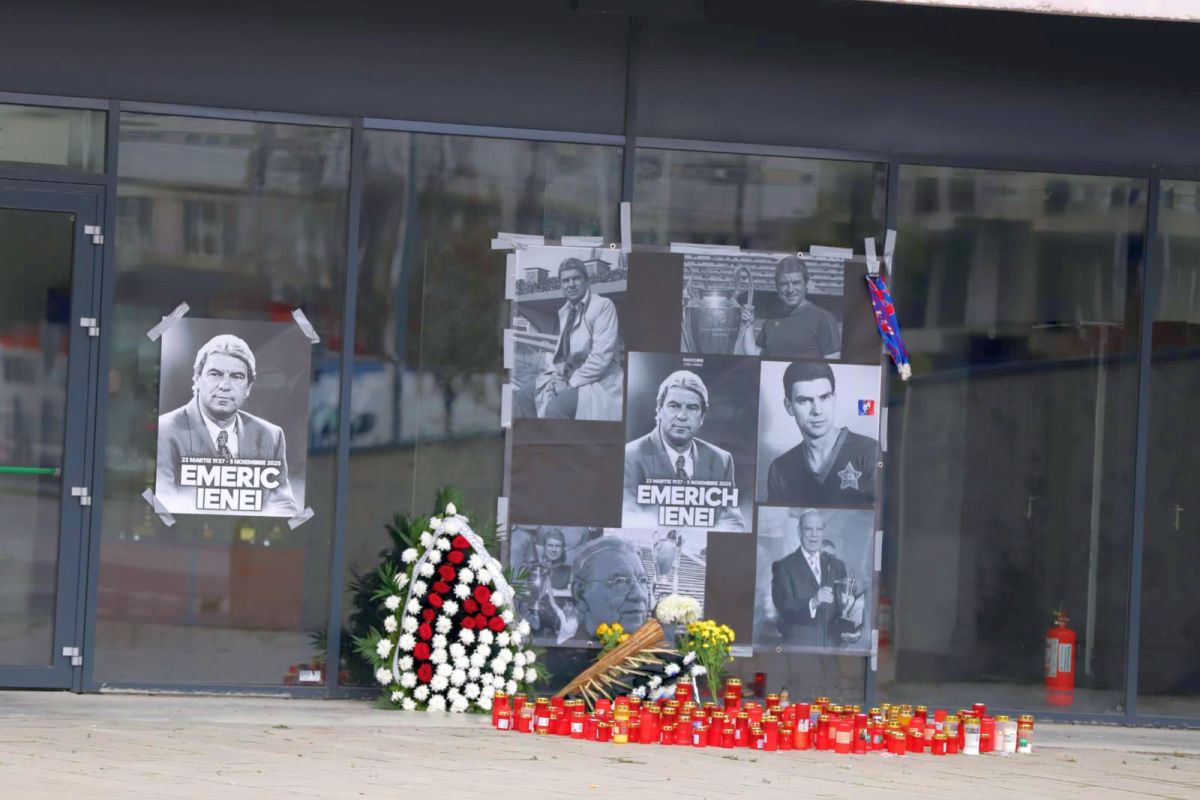 Zeci de candele la stadionul „Steaua”, la 24 de ore de la moartea lui Emeric Ienei