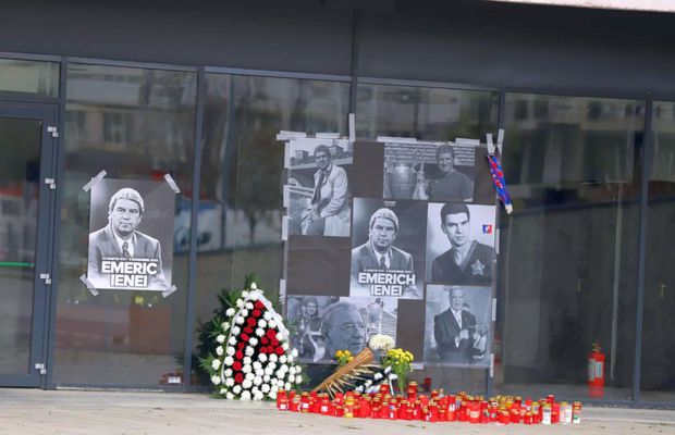 Zeci de candele la stadionul „Steaua”, la 24 de ore de la moartea lui Emeric Ienei