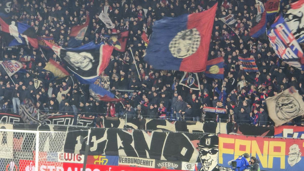 S-au prăbușit pe gazon după Basel - FCSB » Ce s-a întâmplat la final: Shaqiri a fost asaltat, ce a făcut românul Daniliuc