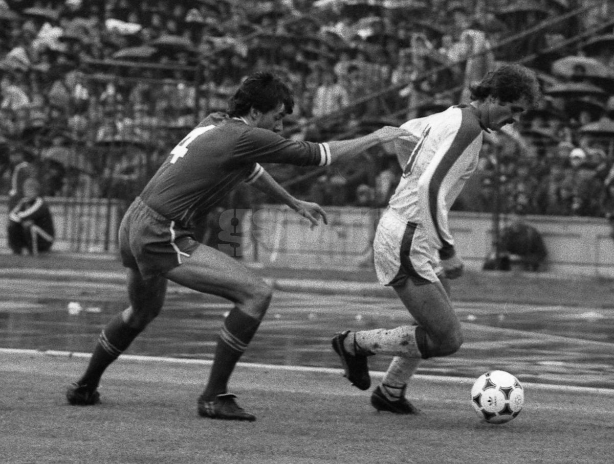 O reclamă la „Dacia Duster” la Dinamo – FC Liverpool, din 1984! E pe bune! Cum a fost posibil