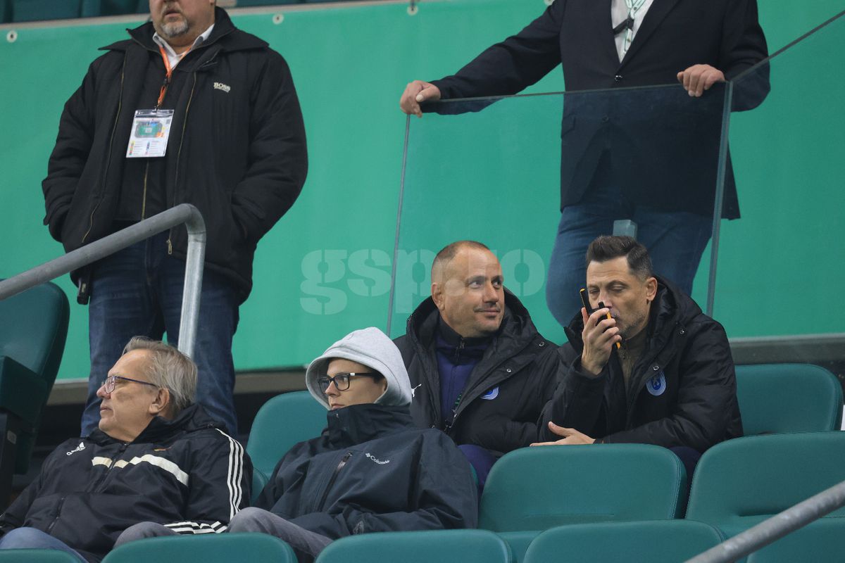 Mirel Rădoi la pauza meciului Rapid Viena - Universitatea Craiova