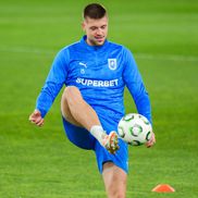 Universitatea Craiova, antrenament oficial la Rapid Viena înaintea meciului // foto: Facebook