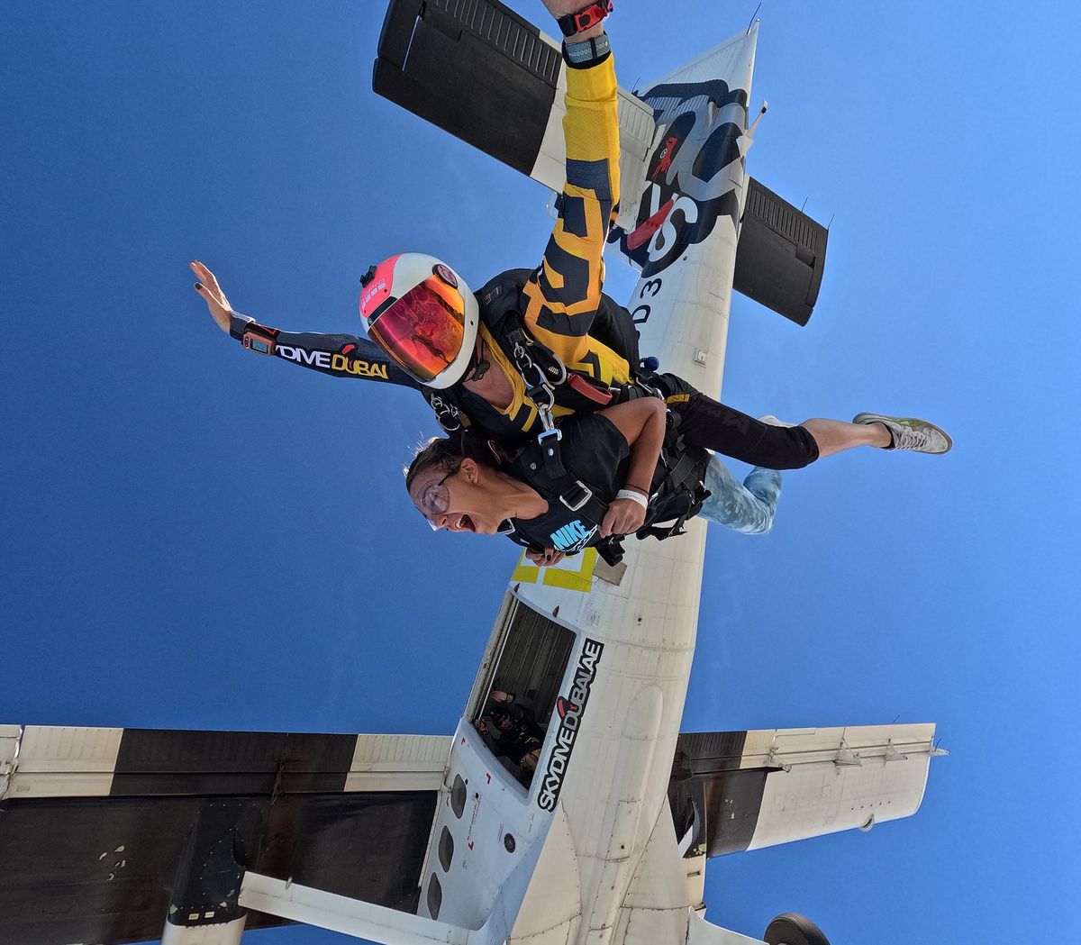 Jaqueline Cristian, salt cu parașuta deasupra Dubaiului