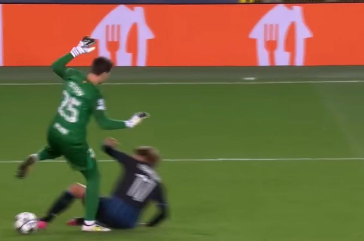 Scandalul serii! Ce a început să strige tot stadionul, după ce Barcelona a fost salvată de arbitri în prelungiri