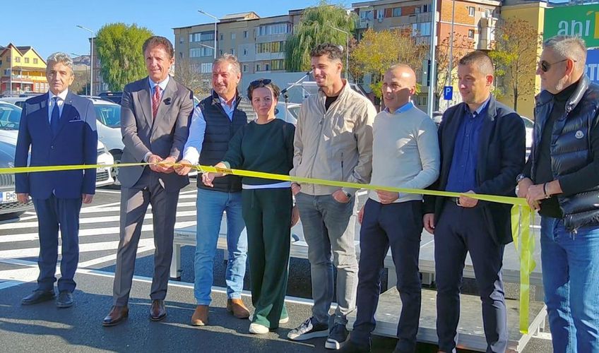 Gică Popescu și-a inaugurat centrul comercial de la Hunedoara, GP Plaza / foto: Facebook  Primăria Hunedoara