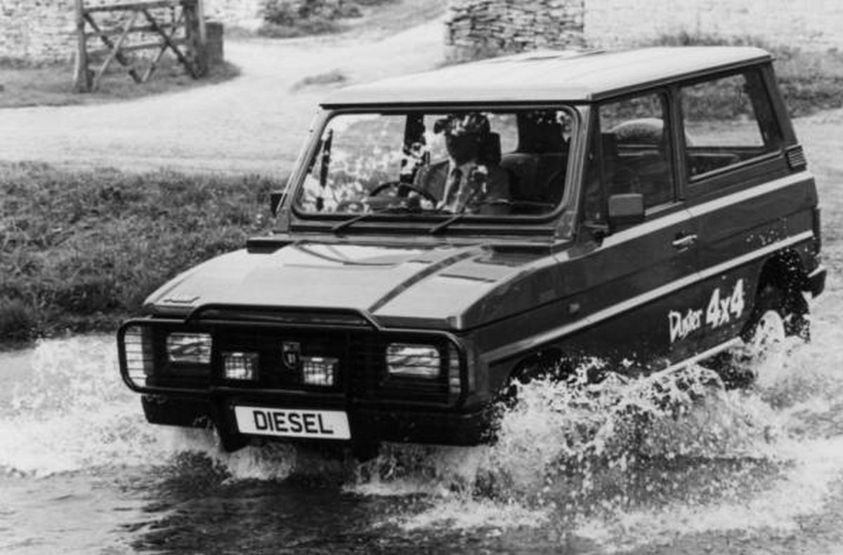 Reclamă Dacia Duster, la Dinamo - FC Liverpool