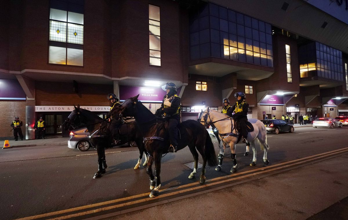 Alertă pe străzile din Birmingham înainte de Aston Villa - Maccabi Tel Aviv » Școli închise mai devreme, 700 de polițiști pe străzi