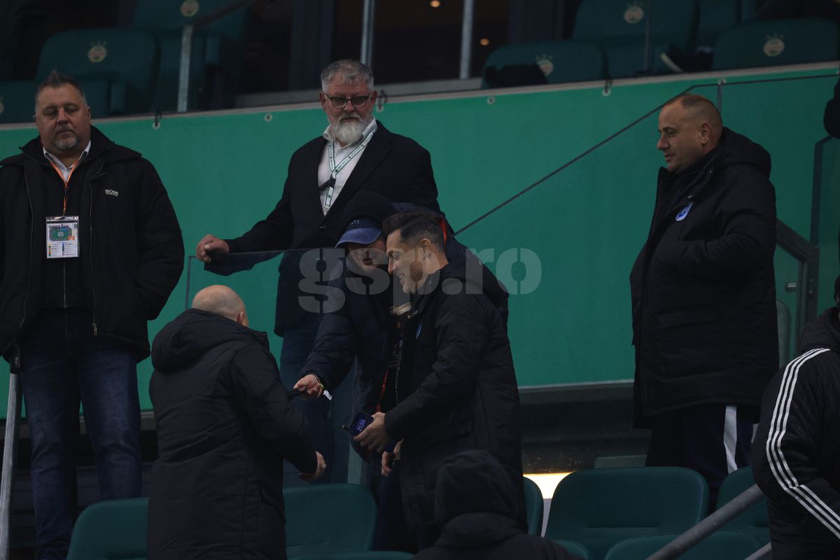 Mirel Rădoi la pauza meciului Rapid Viena - Universitatea Craiova