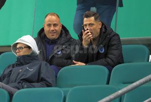 Fotografiile sezonului la Viena! Mirel Rădoi, cu walkie-talkie în tribune, după eliminare » Imagini fabuloase de la pauză