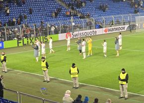 S-au prăbușit pe gazon după Basel - FCSB » Ce s-a întâmplat la final: Shaqiri a fost asaltat, ce a făcut românul Daniliuc