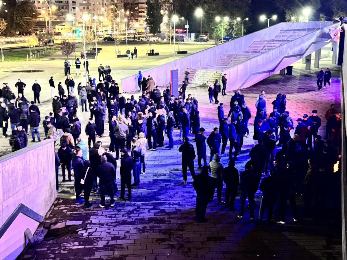 Zeci de candele la stadionul „Steaua”, la 24 de ore de la moartea lui Emeric Ienei