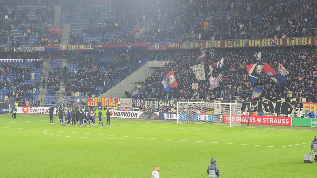 S-au prăbușit pe gazon după Basel - FCSB » Ce s-a întâmplat la final: Shaqiri a fost asaltat, ce a făcut românul Daniliuc